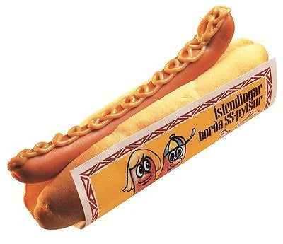 Icelandic hot dog with SS mustard and toppings